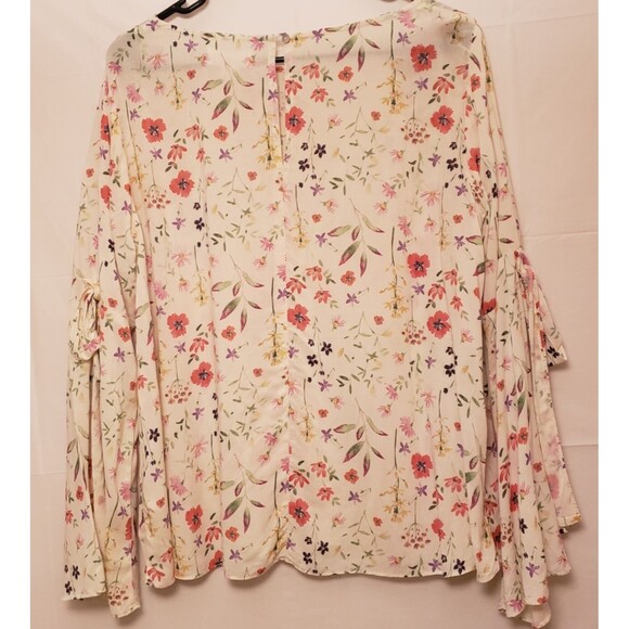 Graham & Spencer Women’s Bell Sleeve Floral Summer Blouse Sz M NWOT - Picture 2 of 10